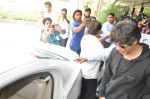 Shahrukh Khan snapped in Mumbai on 24th Sept 2012 (18).JPG